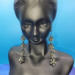 💥5/$10💥 Flower Antique style Rhinestone dangle earrings